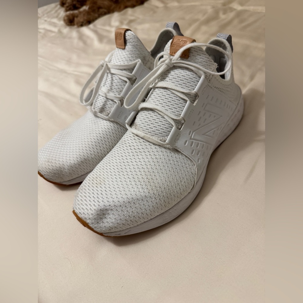 New Balance White and Tan Athletic Shoes 11.5 - Picture 2 of 6